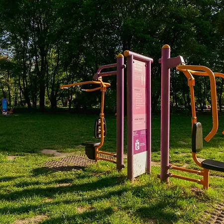 Park View - 150m Do Metra- Bezplatny Parking Appartamento